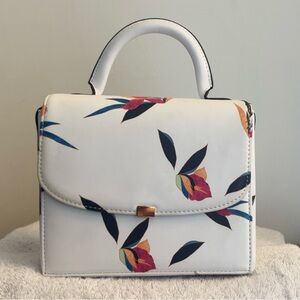 Floral White Handbag w/Strap